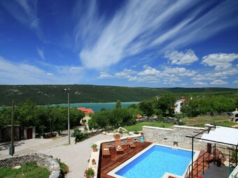 Authentic Holiday Home In Barban With Swimming Pool