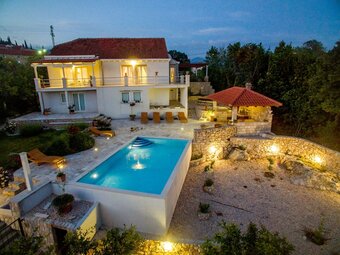 Exclusive Villa With Private Pool, Large Garden, Free Wi-fi Near Dubrovnik
