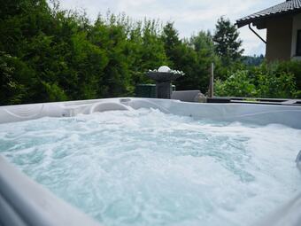 Comfortable Holiday Home In Goldegg - Weng With Whirlpool