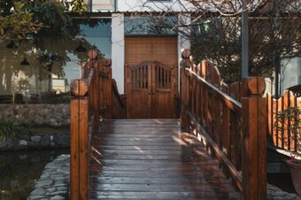 Posada Dali Linghai Xiangyue Inn