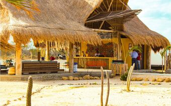 Hotel On Vacation Wayira