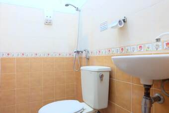 Villa Simply Homy Guest House Unit Monjali