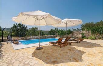 Holiday Home Obrovac I