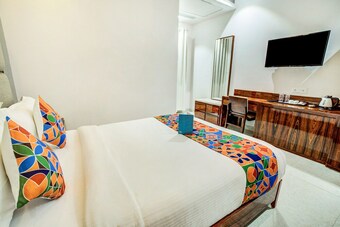 Fabhotel Options Lawn