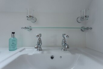 Bed & Breakfast Sgritheal View