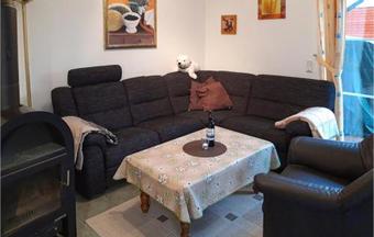 Three-bedroom Holiday Home In Wurster Nordseekuste