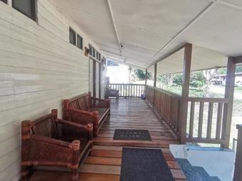 Oyo 90037 The 7 Lodge Tambunan