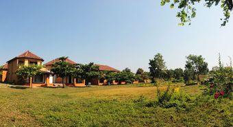 Hotel Madhai Riverside