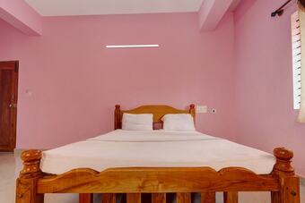 Hotel Spot On 37203 Royal Comforts