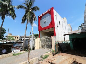 Oyo 42729 Hotel Kavin's Inn