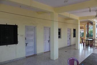 Hostal Sujit Guest House