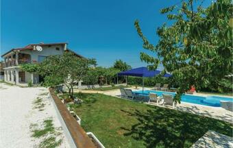 Two-bedroom Apartment In Porec