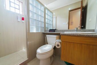 Hotel Reddoorz Plus @ Starhomes Olivianville