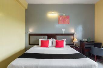 Hotel Capital O 38609 Neighbour Inn