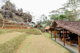 Hotel Omah Watu Blencong