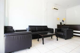 Hotel Oyo 1969 Wisma Sari