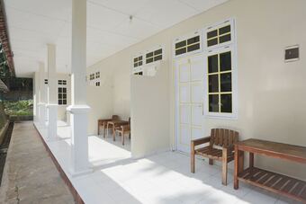 Hotel Oyo 1959 Penginapan Kepurun Pawana Indonesia