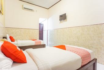 Oyo 2180 Vina Vira Hotel