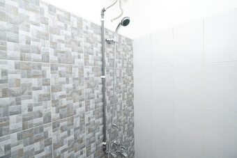 Hostal Oyo 1998 Harmonis