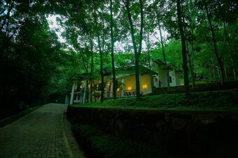 Hotel Seethawaka Royal Resort