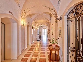 Amweia Hotel & Restaurant