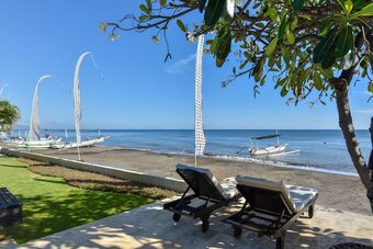 Villa Lovina Beach 1