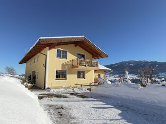 Apartamentos Comfortable Farmhouse In Taxenbach With Garden