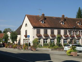 Comfortable Holiday Home With Fenced Garden In Lambach