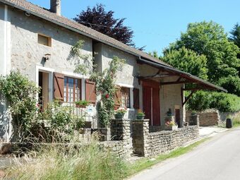 Cosy Holiday Home Full Of Excursion Options Neart Saint-germain-de-champs