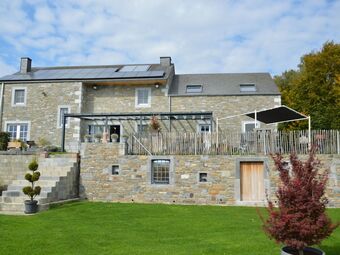 Charming Apartment With Access To An Outdoor Jacuzzi In The Green Condroz Valley