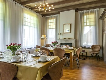 Very Centrally And Peacefully Located, Cosy And Comfortable Group Accomodation