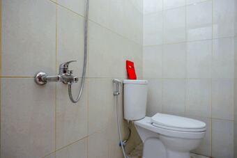 Hotel Reddoorz Near Living Plaza Purwokerto