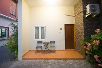 Hotel Reddoorz Plus Syariah Near Alun Alun Sampang