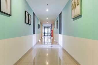 Hotel Reddoorz Plus @ Ecohome Citra Raya Tangerang