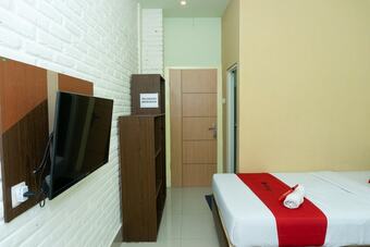 Hotel Reddoorz Near Alun Alun Madiun