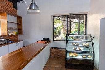 Hotel La Villa Cafe & Suites