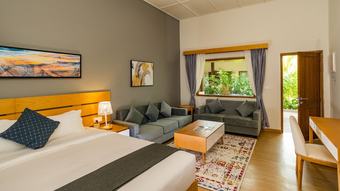 Hotel Fiyavalhu Maldives