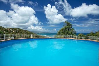 House With 3 Bedrooms In La Trinit�, With Wonderful Sea View, Private Pool, Enclosed Garden - 2 Km From The Beach