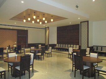 Sentara Hotel And Resort