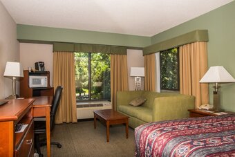 Hotel Round Hill Inn