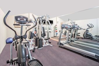 Hotel Super 8 By Wyndham Camp Springs/andrews Afb Dc Area