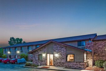 Hotel Super 8 By Wyndham Hartford Wi