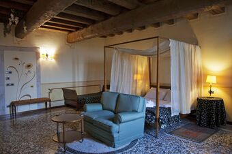Hotel Villa Policreti