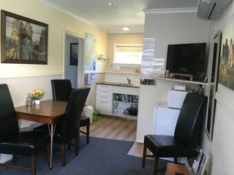 Burkes Pass Country Motel