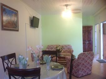 Hostal Faith's Villa Of Tobago