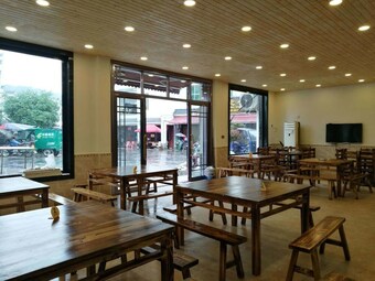 Dong Jiang Hu Xiang Cun Da Wan Cai Hotel