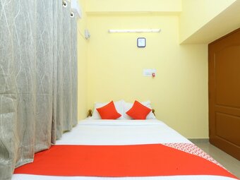 Hotel Oyo 15480 West Wood Residency