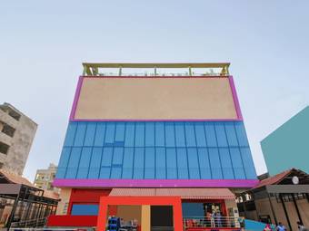 Hotel Oyo 24799 Redlas Inn