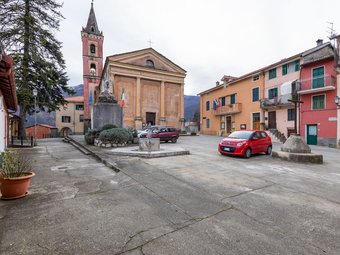 Lovely Holiday Home In Cosio D'arroscia With Heating