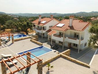 Modern Holiday Home In Lisbon With Swimming Pool